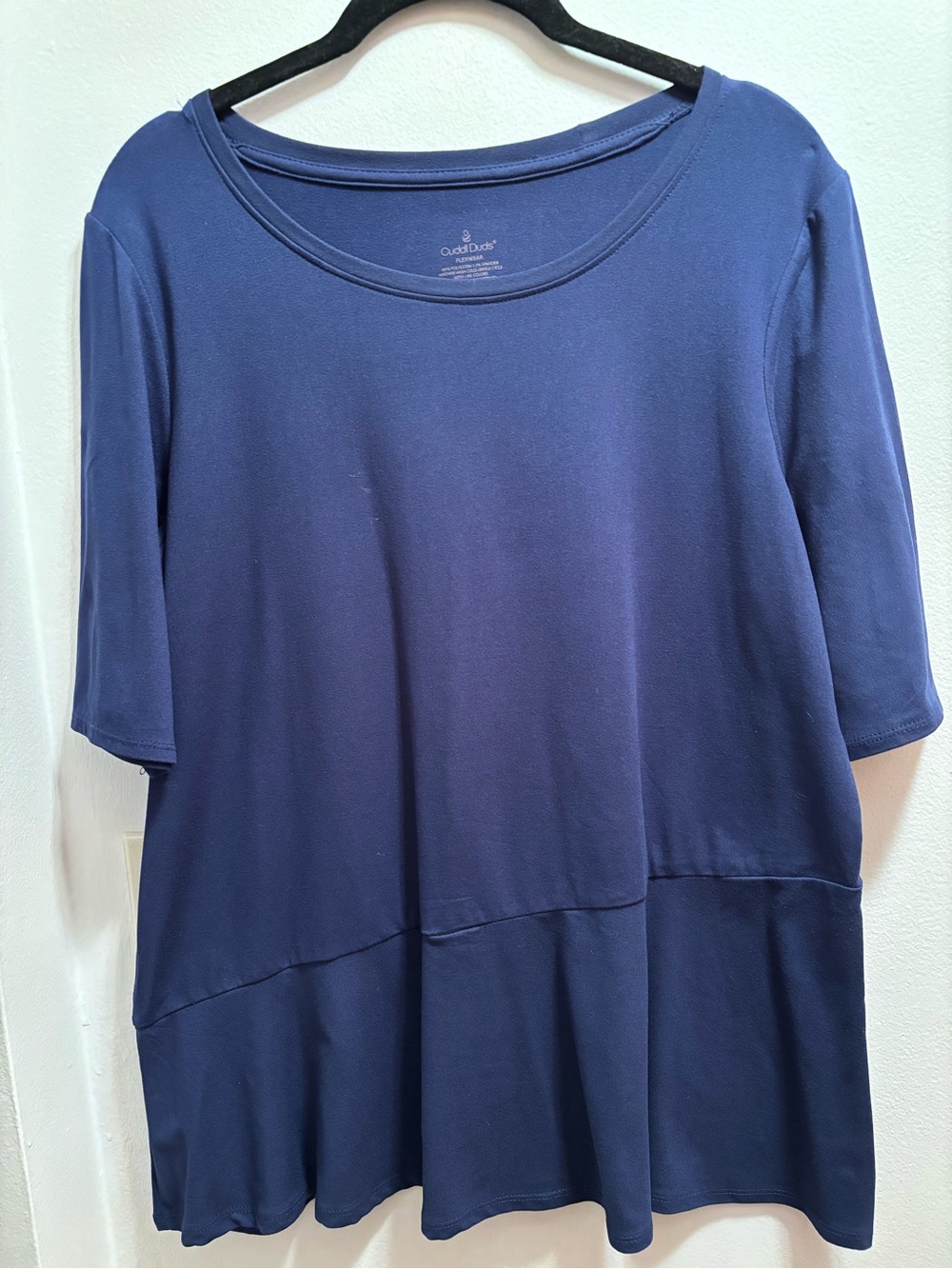 Cuddl Duds Navy Elbow Sleeve Scoop Neck Peplum Top